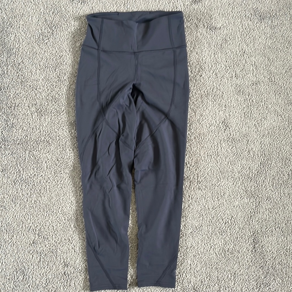 Lululemon To The Beat 24” size 6 in Stone Blue